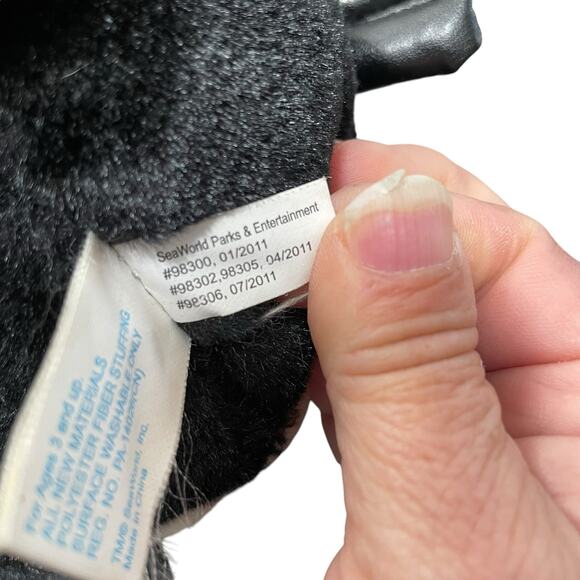 SeaWorld Plush Emperor Penguin Stuffed Animal Faux Leather Feet Realistic 11” - Picture 10 of 12